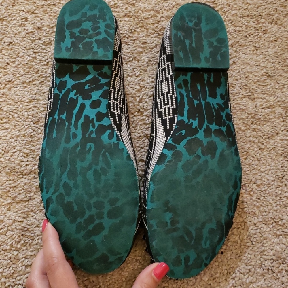 Shoes - Picture 4 of 5